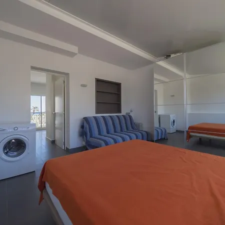Inmosantos Oasis B8 Apartment Roses